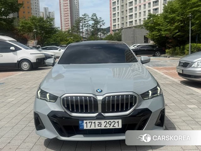 BMW 5 Series (G60) id 4576984 из Кореи 9