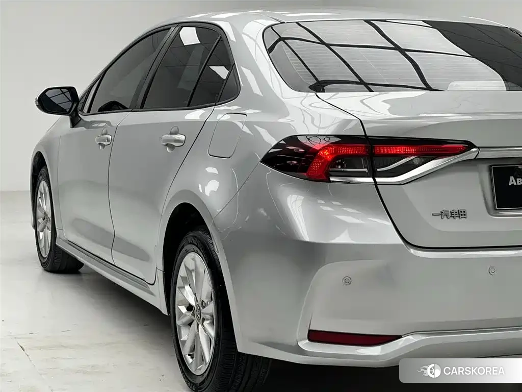 Toyota Corolla id 4576727 из Китая 9
