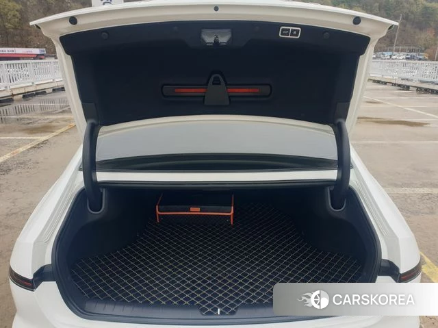 Hyundai Grandeur (GN7) id 3914701 из Кореи 9