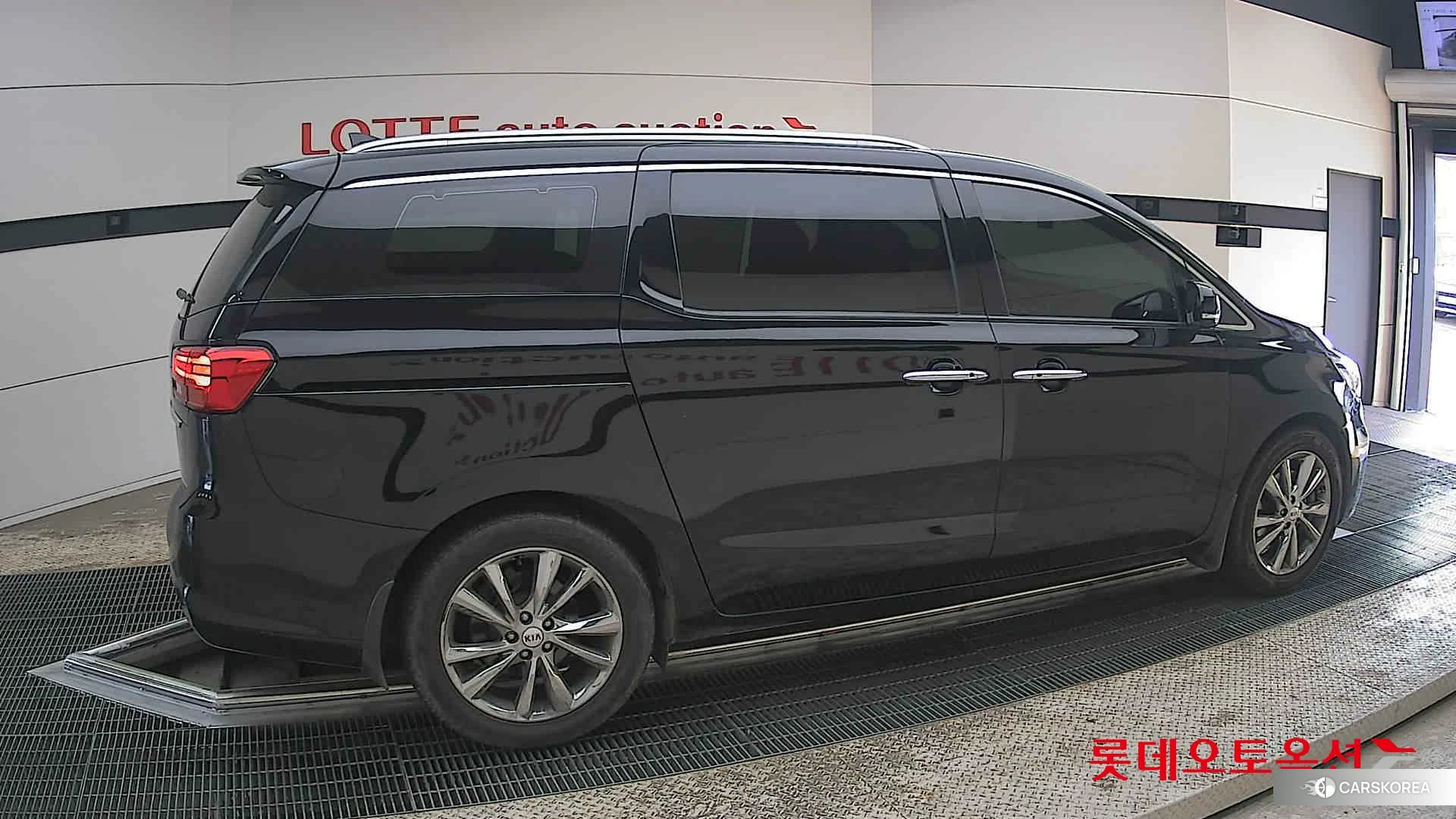 Kia Carnival id 3882157 из Кореи 9