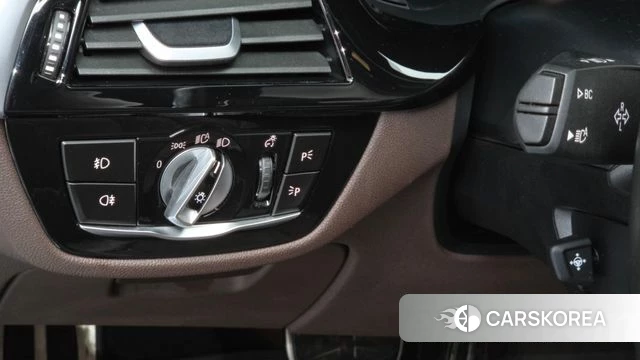 BMW 5 Series (G30) id 4520352 из Кореи 9