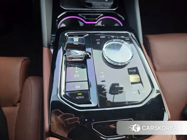 BMW 5 Series (G60) id 3299902 из Кореи 9