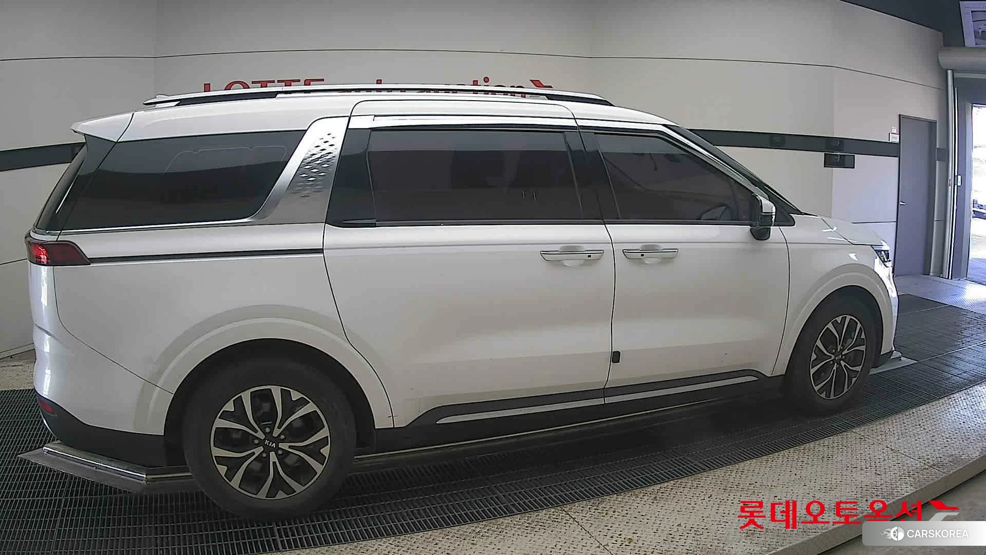 Kia Carnival id 4902473 из Кореи 9
