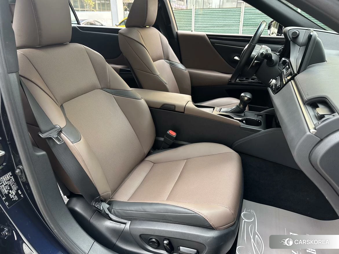 Lexus ES id 4420839 из Китая 9
