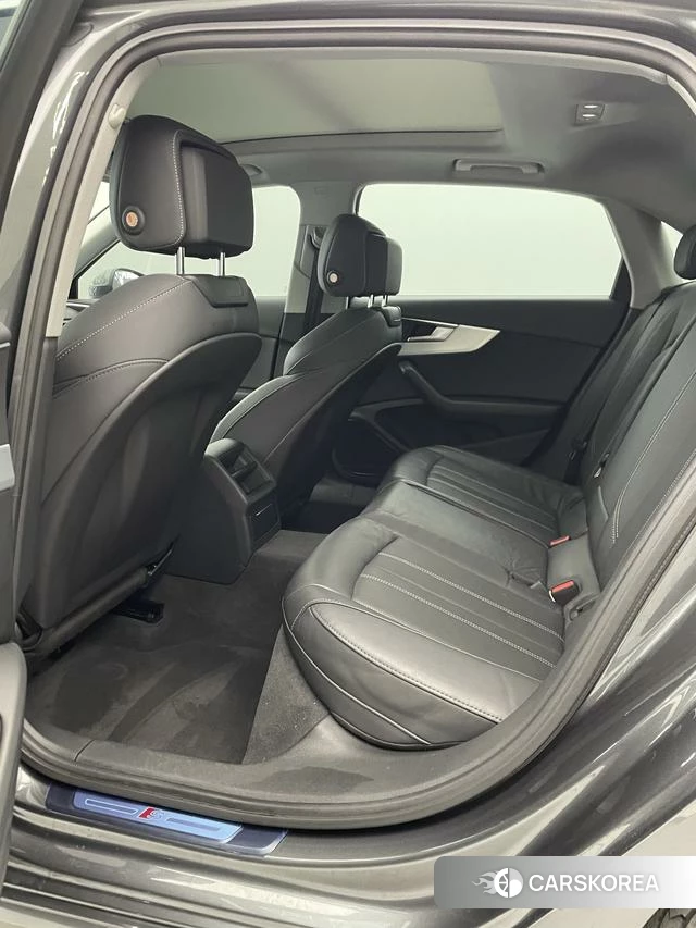 Audi A4L id 4297248 из Китая 9