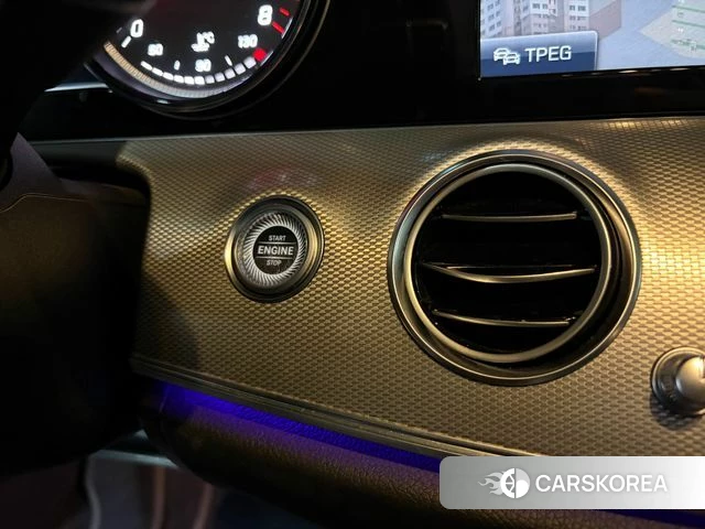 Mercedes-Benz E-Class W213 id 3853481 из Кореи 9