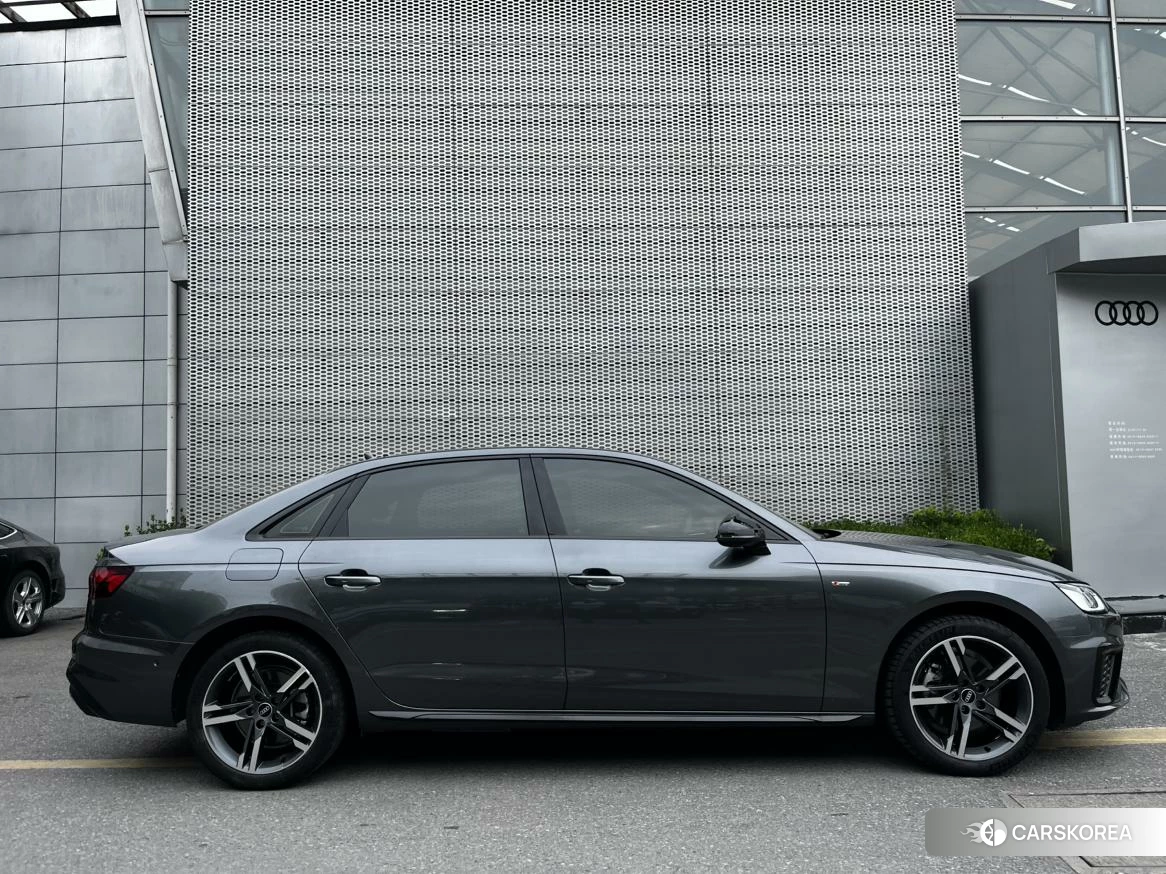 Audi A4L id 4485308 из Китая 9