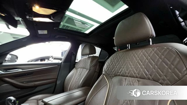 BMW 5 Series (G30) id 3924215 из Кореи 9