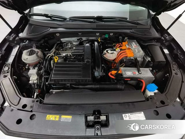 Volkswagen Passat PHEV id 4300927 из Китая 9