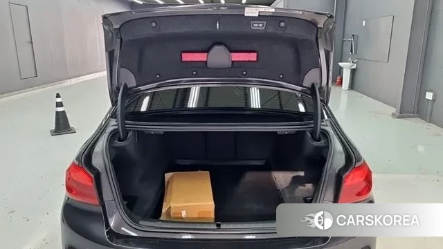 BMW 5 Series (G30) id 3485091 из Кореи 9