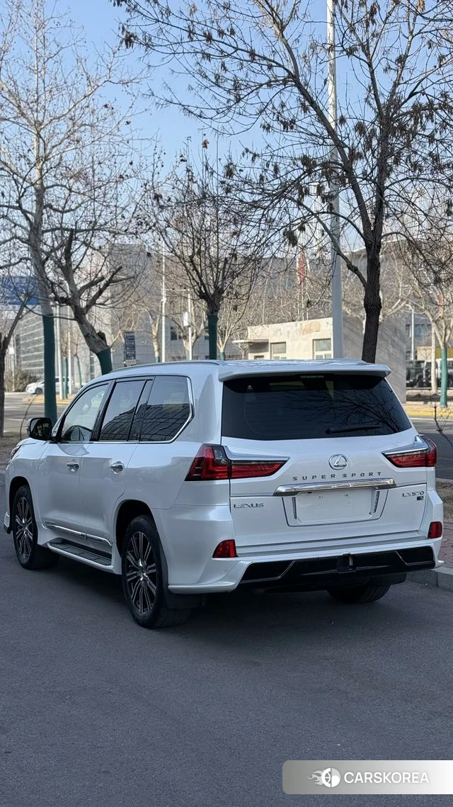 Lexus LX id 4262452 из Китая 9