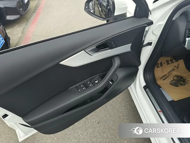 Audi A4L id 4216243 из Китая 9