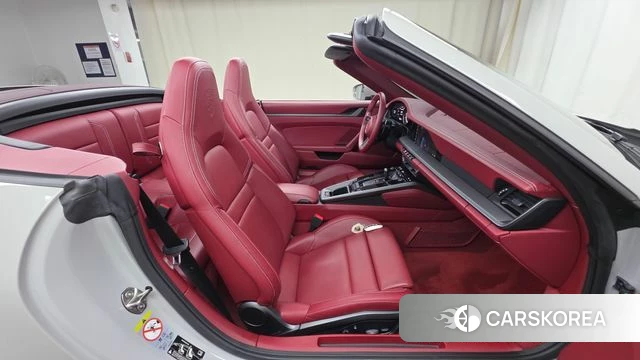 Porsche 911(992) id 4244846 из Кореи 9