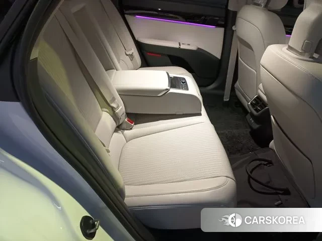 Hyundai Grandeur (GN7) id 3394210 из Кореи 9