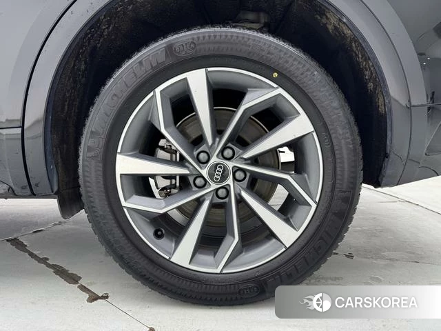 Audi Q5L id 4290468 из Китая 9