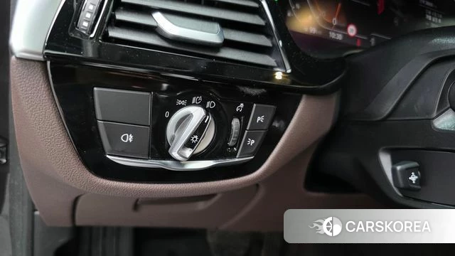 BMW 5 Series (G30) id 4303189 из Кореи 9
