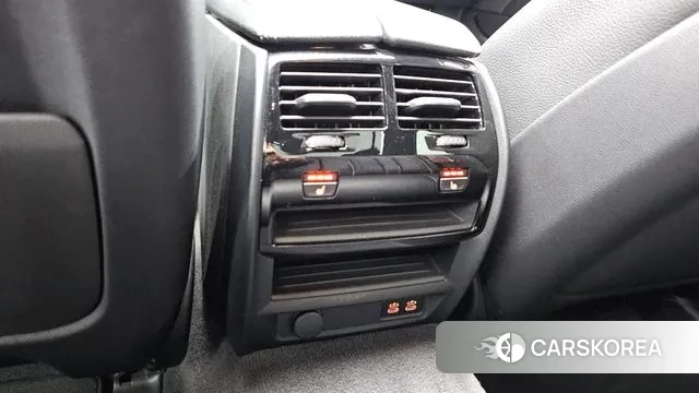 BMW 5 Series (G30) id 3629971 из Кореи 9