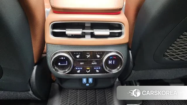 Genesis GV70 id 3305638 из Кореи 9