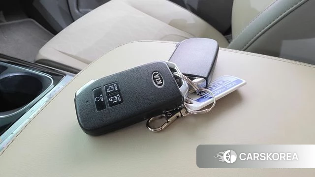 Kia Carnival 4th generation id 4671791 из Кореи 9