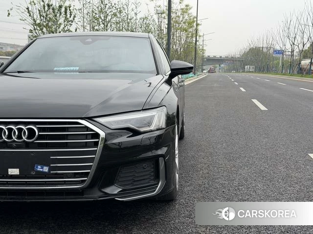 Audi A6L id 4241384 из Китая 9