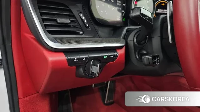 Porsche 911(992) id 3400102 из Кореи 9