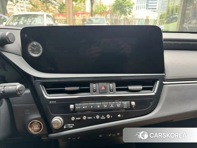 Lexus ES id 4274481 из Китая 9
