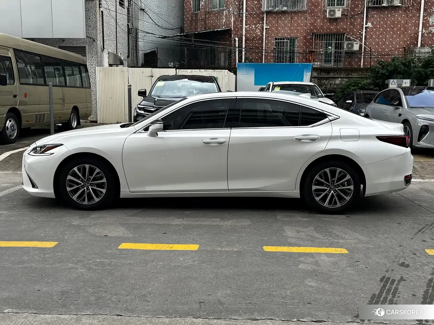 Lexus ES id 4601892 из Китая 9