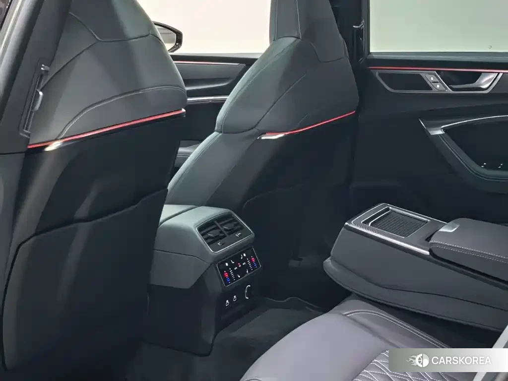 Audi A7L id 4601859 из Китая 9