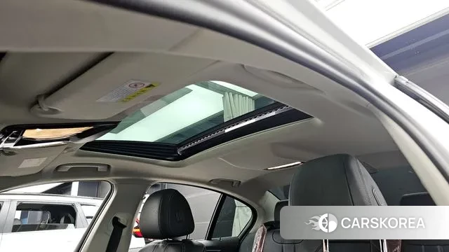 BMW 5 Series (G30) id 3546939 из Кореи 9