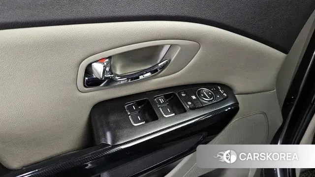 Kia All New Carnival id 3363323 из Кореи 9