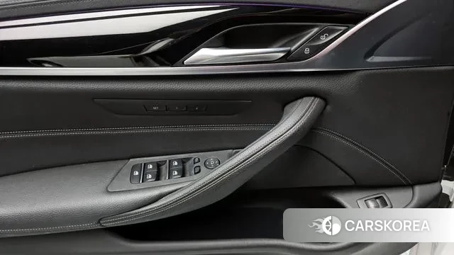 BMW 5 Series (G30) id 3009363 из Кореи 9