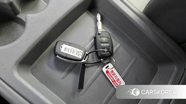 Hyundai The New Grand Starex id 4895348 из Кореи 9