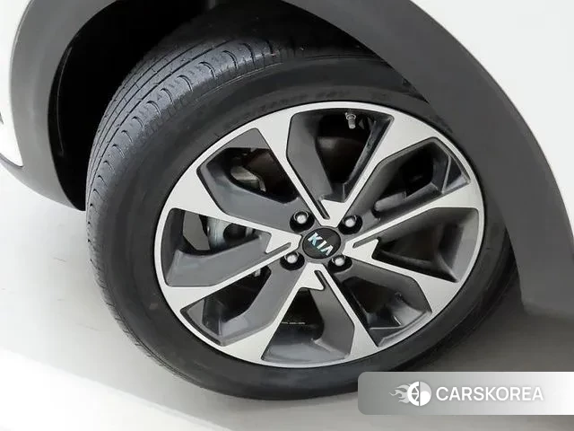 Kia Stonic id 3476692 из Кореи 9