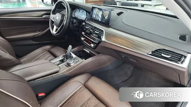 BMW 5 Series (G30) id 3661837 из Кореи 9