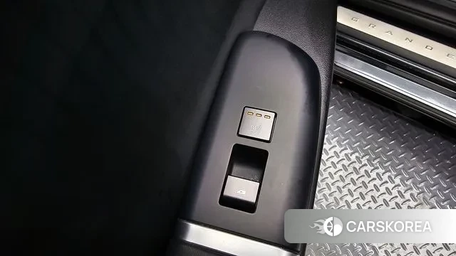 Hyundai Grandeur (GN7) id 3544988 из Кореи 9