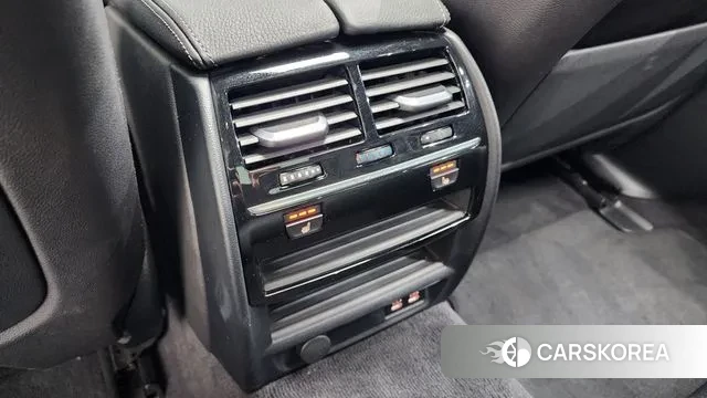 BMW 5 Series (G30) id 3676941 из Кореи 9