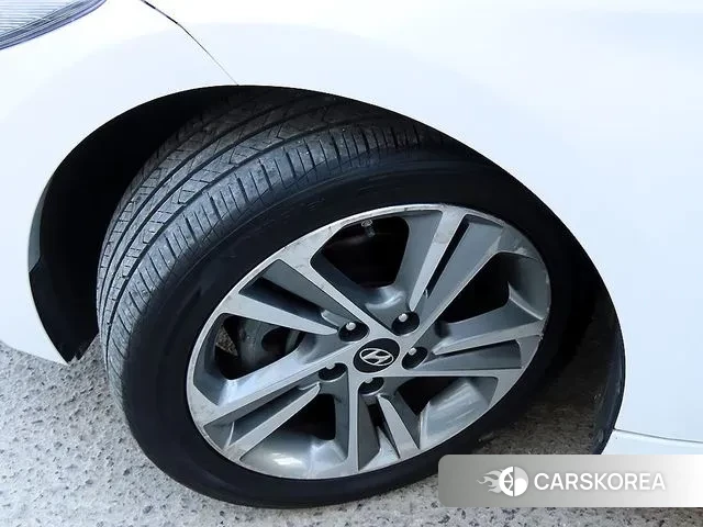 Hyundai Avante AD id 3706259 из Кореи 9