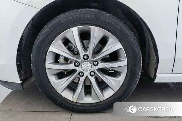 Buick GL6 id 4253579 из Китая 9