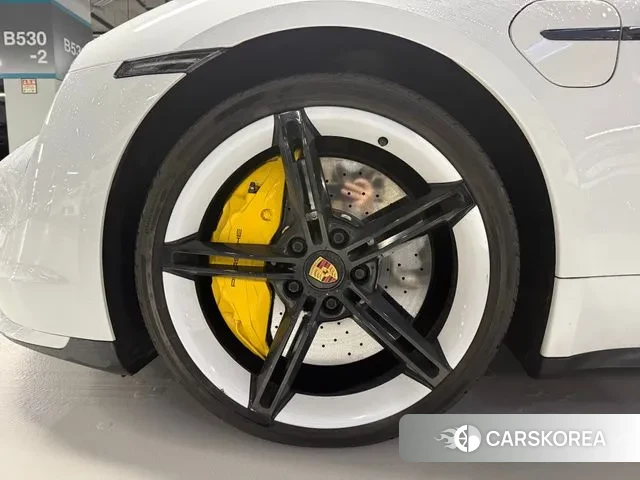 Porsche Taycan id 3513791 из Кореи 9