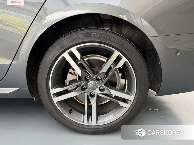Audi A4L id 4258878 из Китая 9