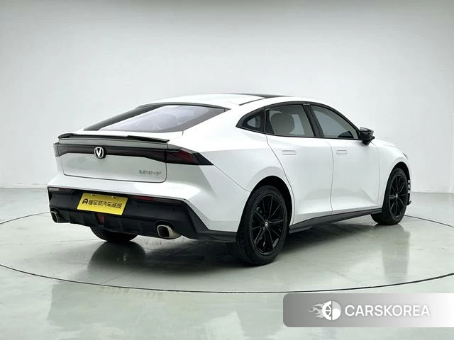 Chang'an UNI-V id 4387651 из Китая 9