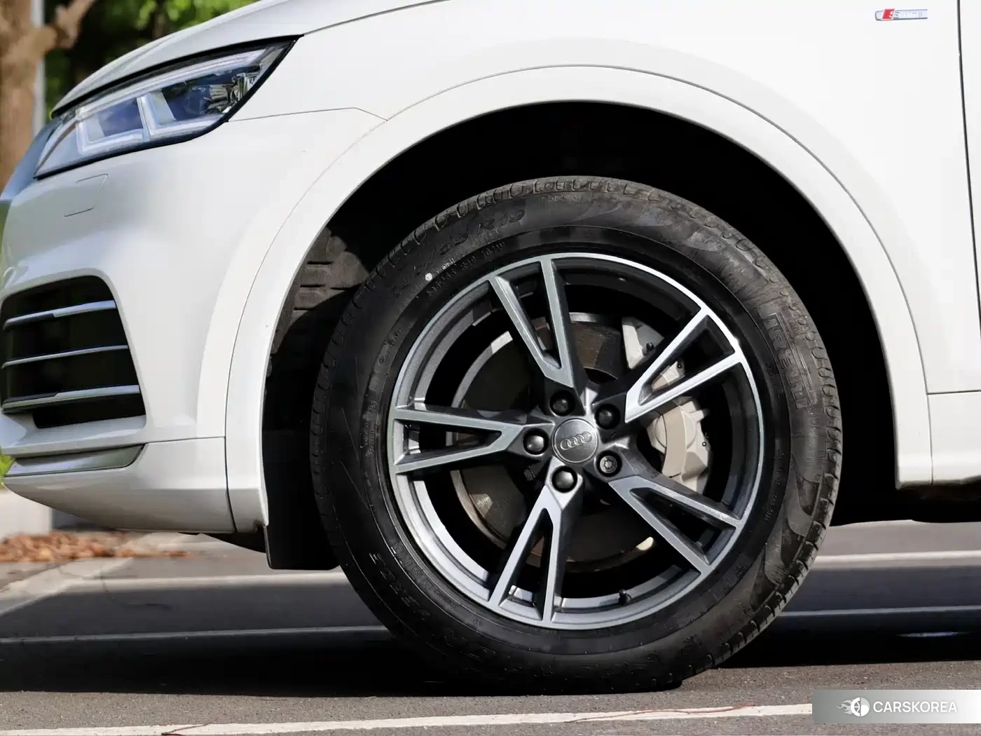 Audi Q5L id 4607227 из Китая 9