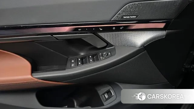 BMW 5 Series (G60) id 3426139 из Кореи 9