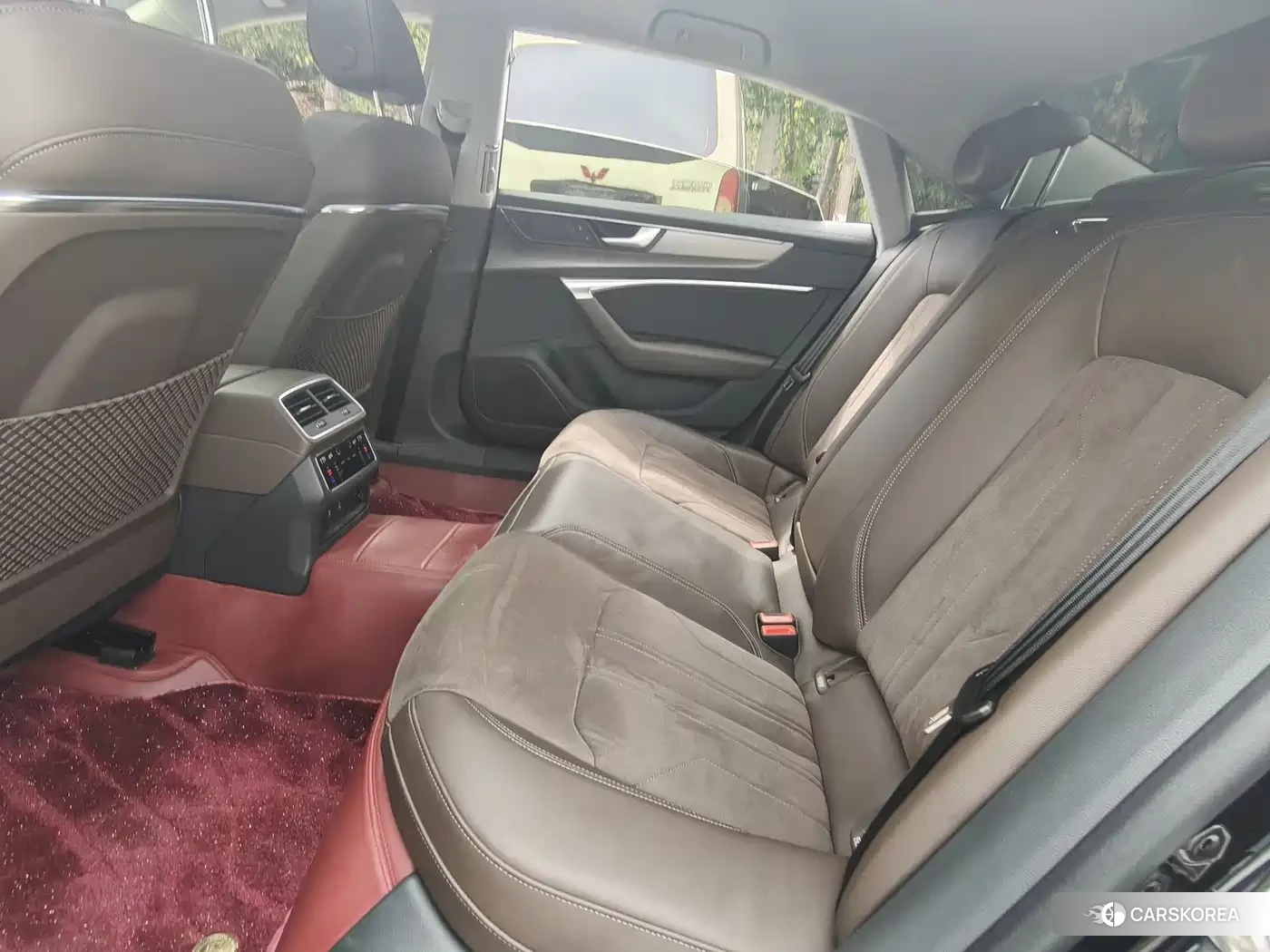 Audi A7L id 4570807 из Китая 9