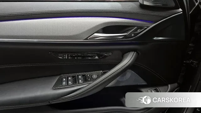 BMW 5 Series (G30) id 3265087 из Кореи 9