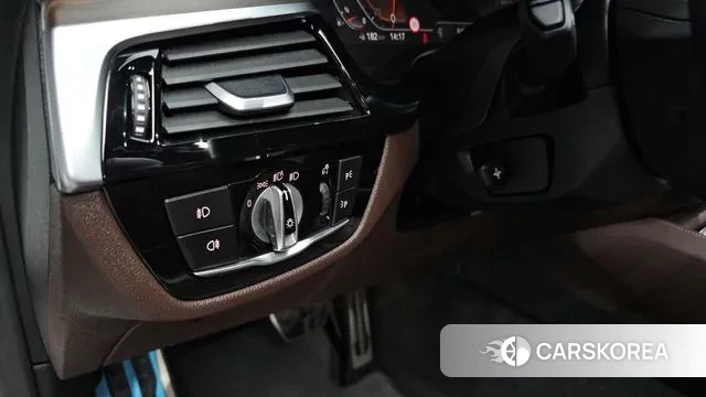 BMW 5 Series (G30) id 3640900 из Кореи 9