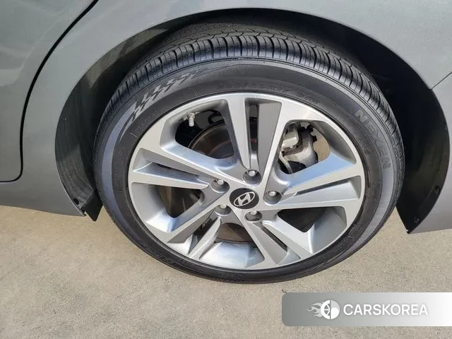 Hyundai Avante AD id 3570805 из Кореи 9