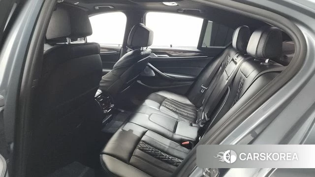 BMW 5 Series (G30) id 3925166 из Кореи 9