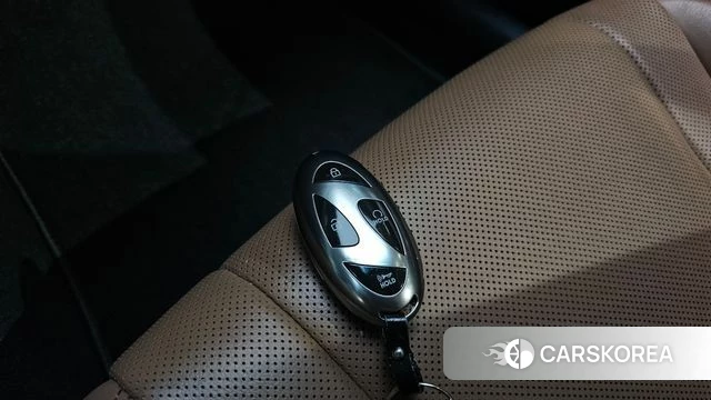 Hyundai Grandeur (GN7) id 4941939 из Кореи 9