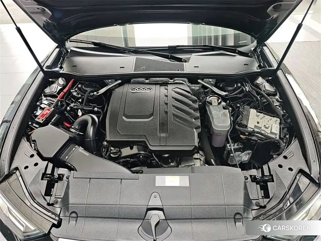 Audi A6L id 4629465 из Китая 9